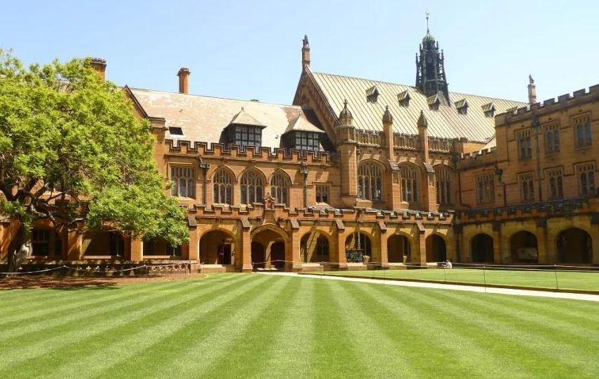 致中国申请人：请了解加拿大的基本税收概况，哪个省的税率最低？